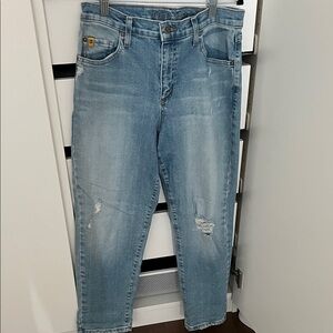 Women's Relaxed Light Blue Jeans
